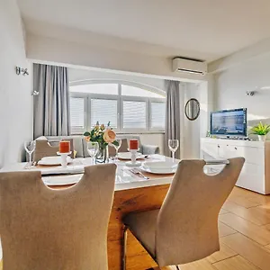 Comfort In Peaceful Area - With Garden , Zadar Chorwacja