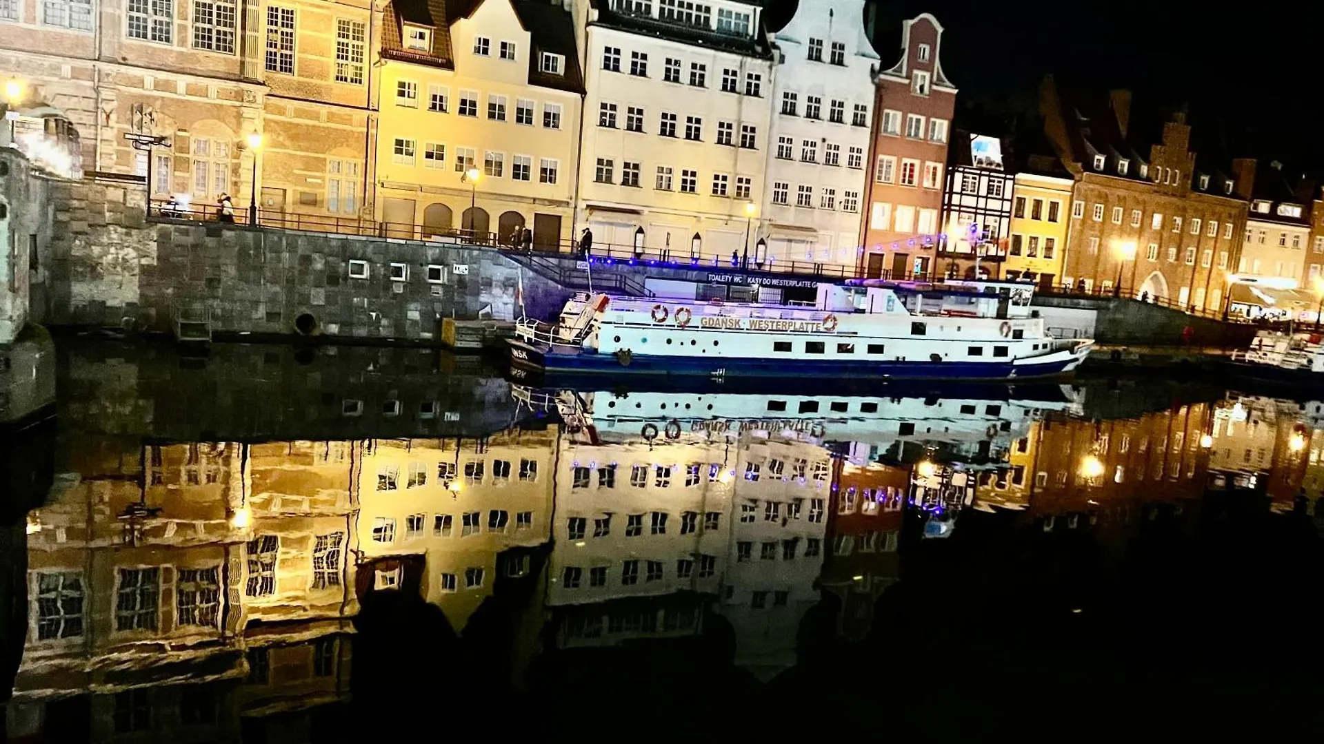 Baltic Riviera Apartments - Luxurious Apartment With Patio And River View Gdansk